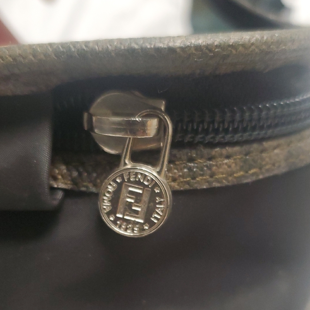 Fendi Black and Brown Vanity Bag - Picture 8 of 16